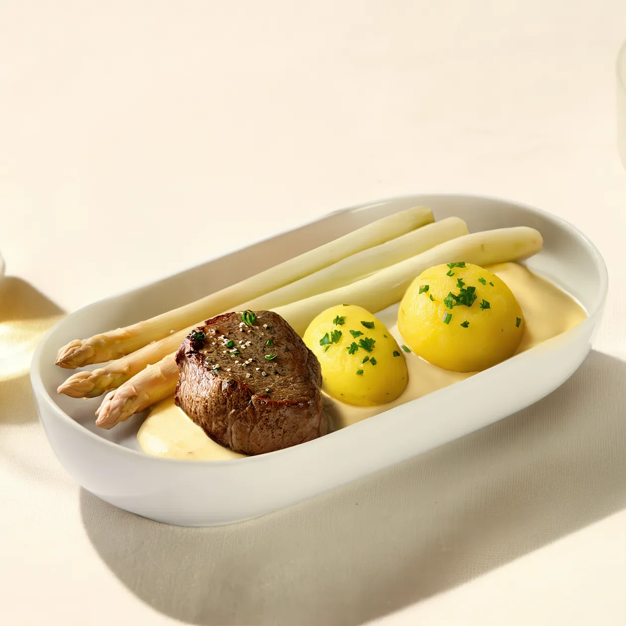 FRESH ASPARAGUS | Sauce Hollandaise | Veal Medallion | Parsley Potatoes